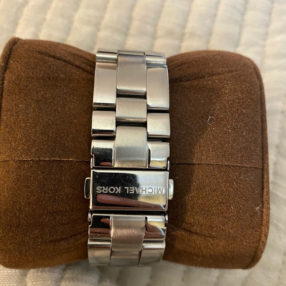 Michael Kors watch - Picture 3 of 5
